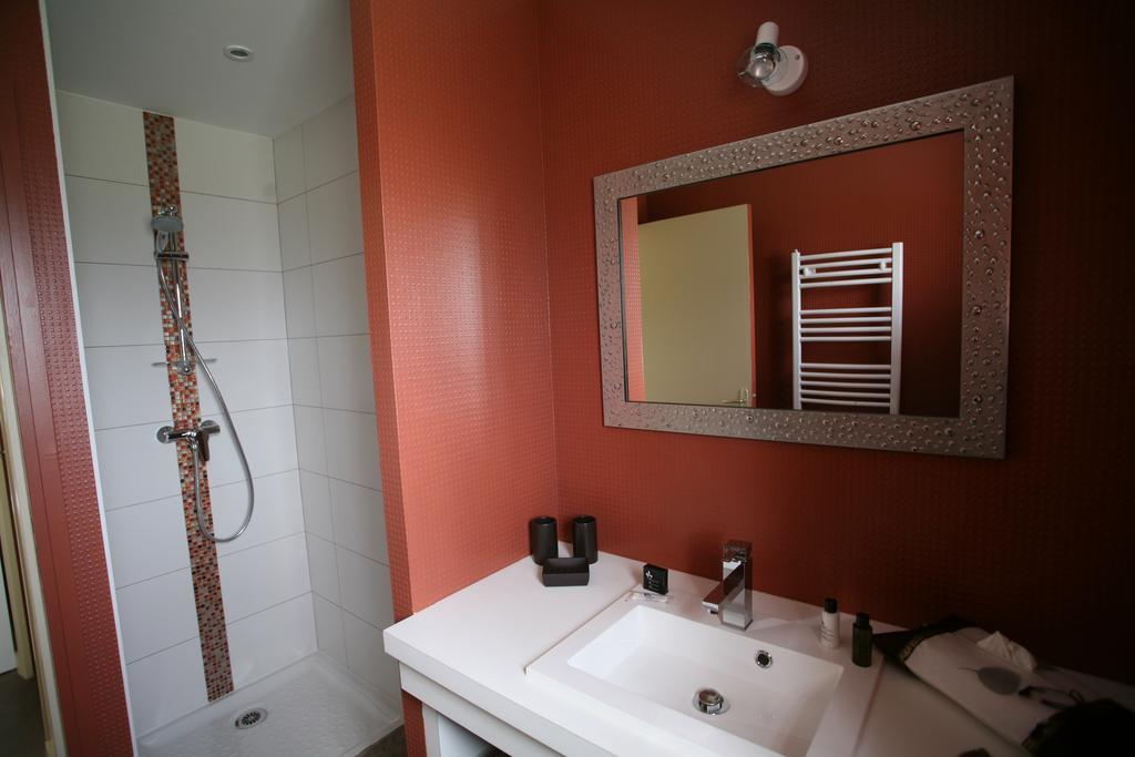 Hotel - Restaurant L'Hortensia Noyalo Habitación foto